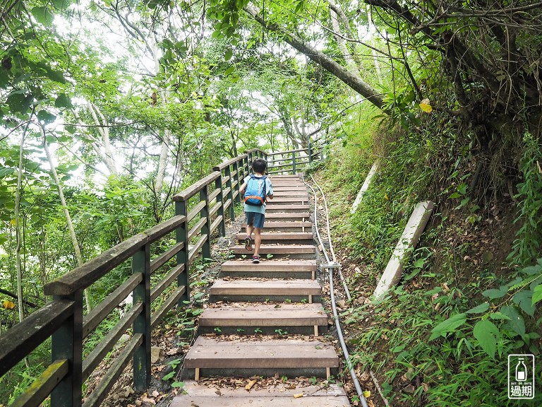 八通關越嶺古道-父子斷崖