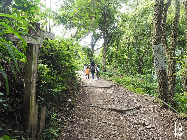 八通關越嶺古道-父子斷崖