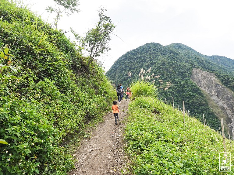 八通關越嶺古道-父子斷崖