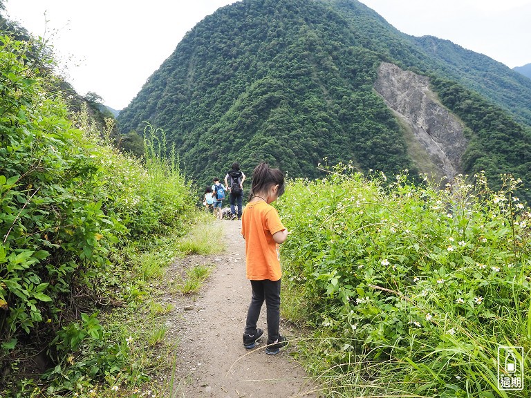 八通關越嶺古道-父子斷崖