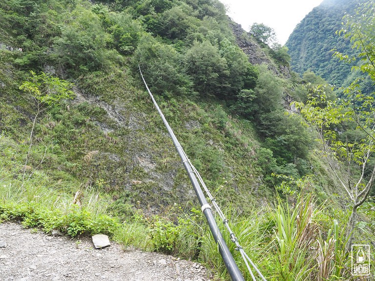 八通關越嶺古道-父子斷崖