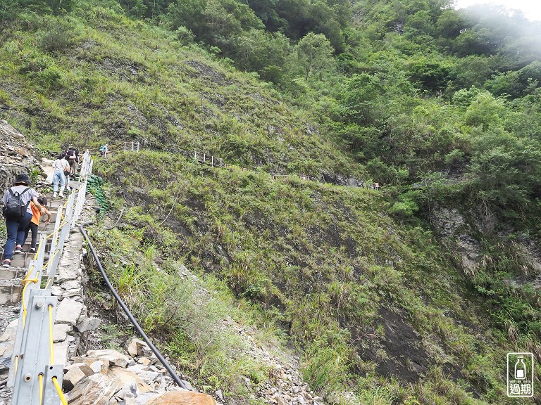 八通關越嶺古道-父子斷崖