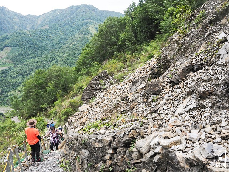 八通關越嶺古道-父子斷崖