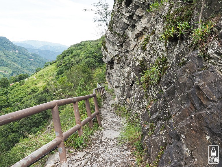 八通關越嶺古道-父子斷崖