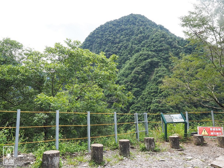 八通關越嶺古道-父子斷崖