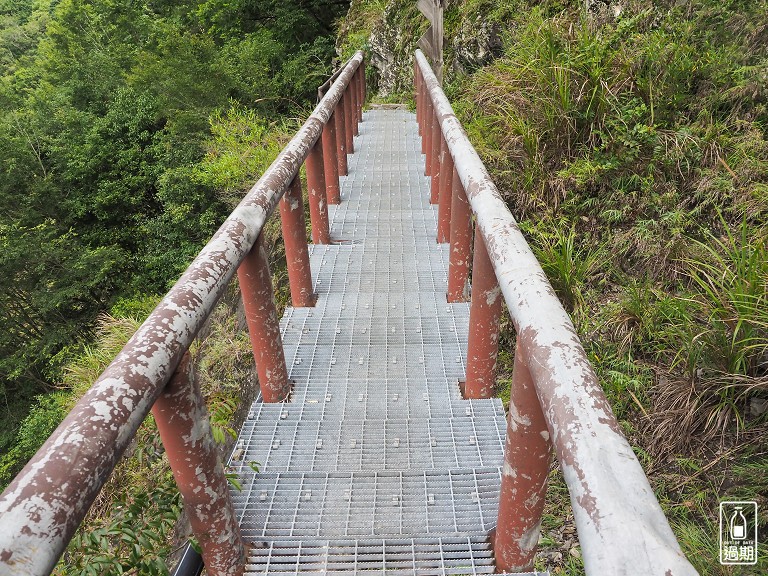 八通關越嶺古道-父子斷崖