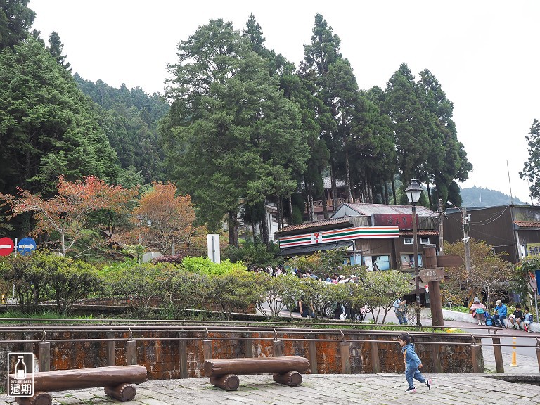 阿里山旅客服務中心停車場