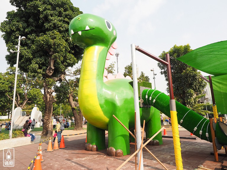 勝利動物溜滑梯公園