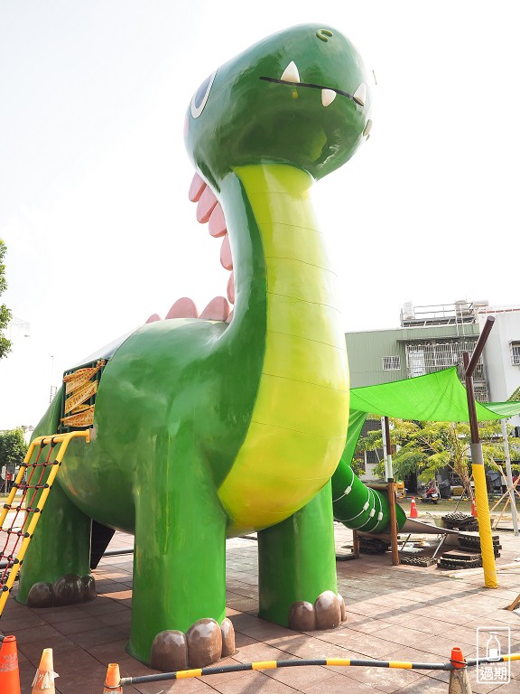 勝利動物溜滑梯公園