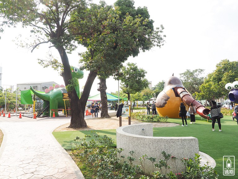 勝利動物溜滑梯公園