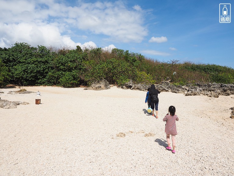 小巴里島岩