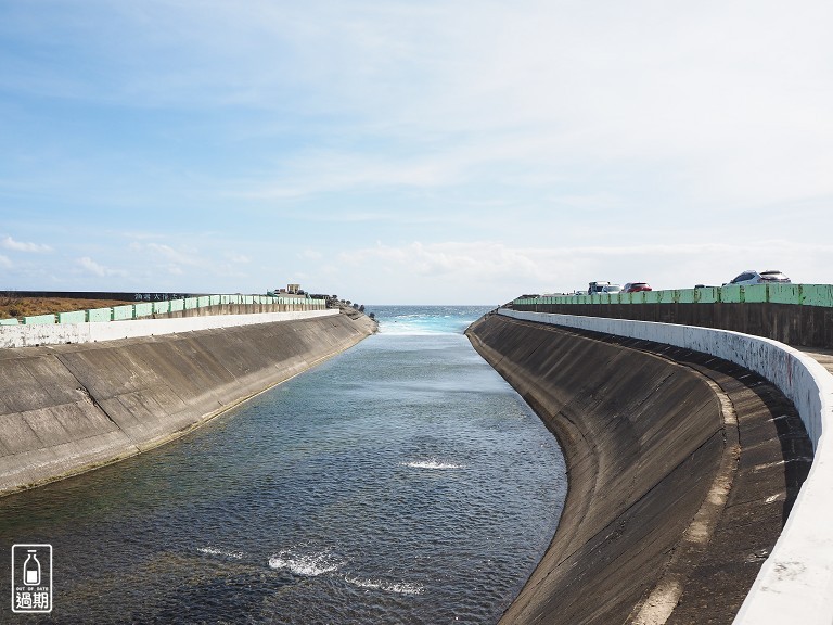 小巴里島岩