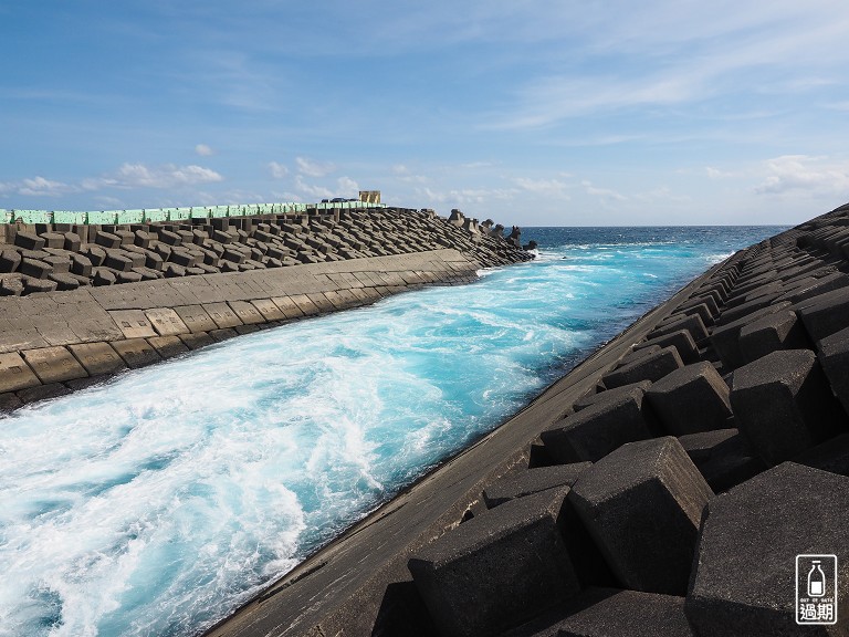 小巴里島岩