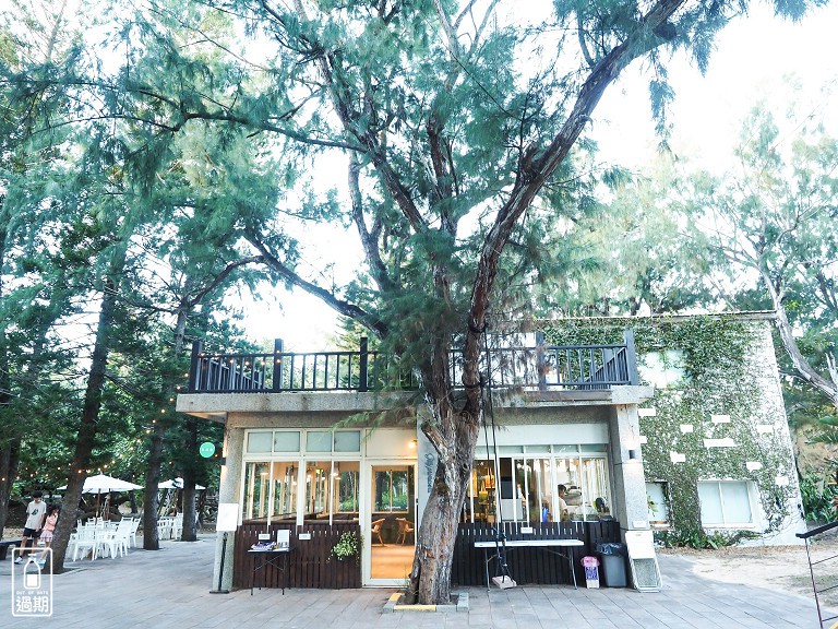 林投黃金沙灘 及林春咖啡館